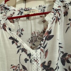 Como Blu Floral White Blouse